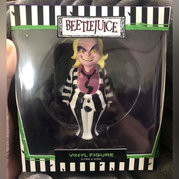 BEETLEJUICE COLLECTIBLE FIGURE NEW - Picture 1 of 7